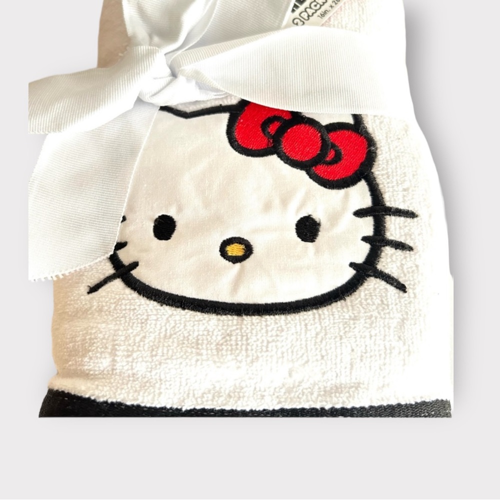 Hello Kitty Hand Towels - Picture 6 of 8